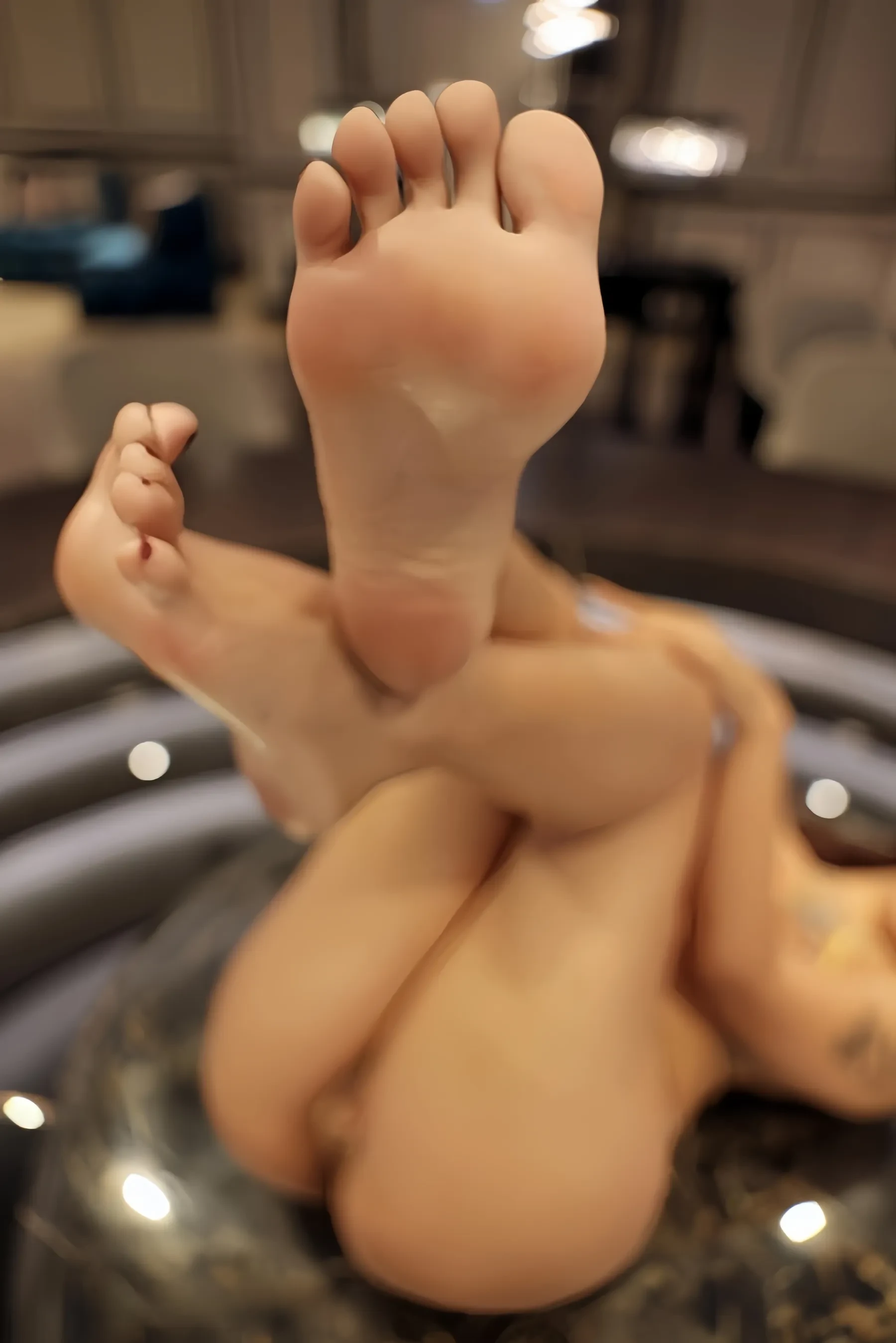 洁己u (38)